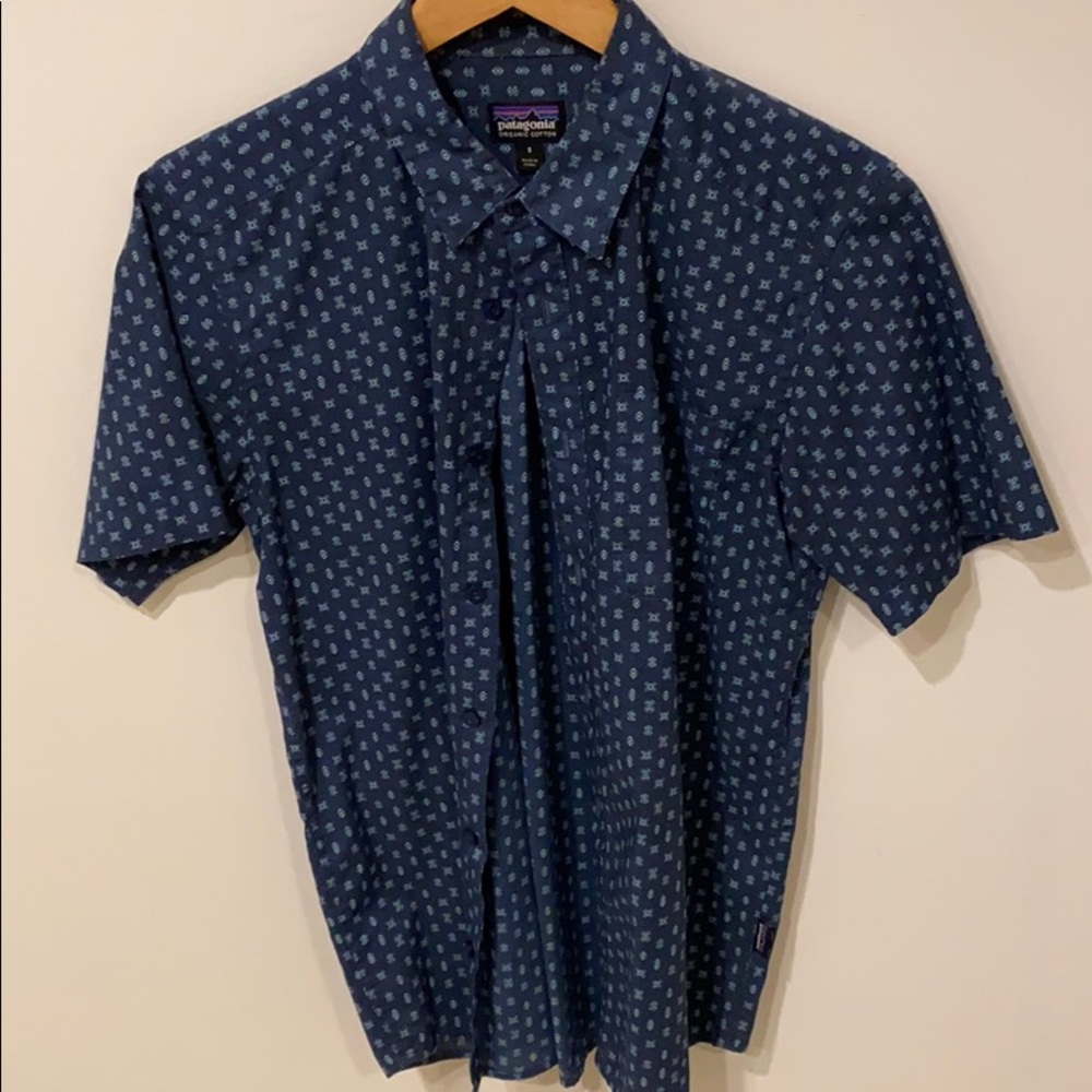 Patagonia men’s organic cotton small blue print